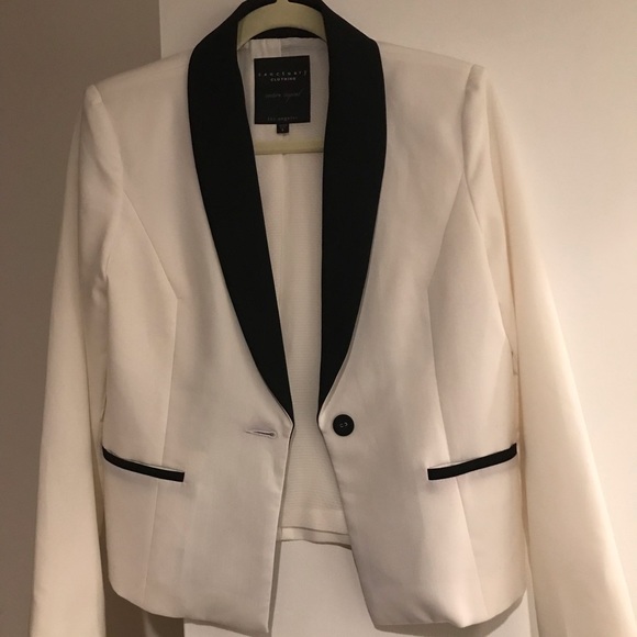 Sanctuary Jackets & Blazers - Gorgeous Sanctuary tuxedo blazer, barely worn
